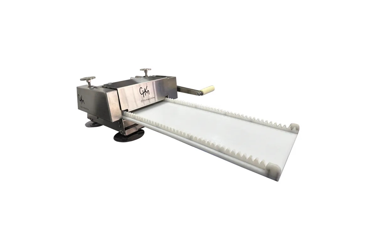 Laminadora manual para arepas de Chicmachine, con manivela y banda de laminado